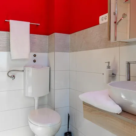 Family Friendly Seaside - 22115 Vir